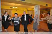 Czlonkowie Stowarzyszenia Nadzieja na parkiecie podczas Dnia Seniora 2014 rok