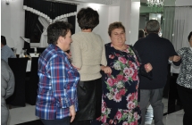 Trzy kobiety podczas tanca