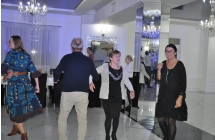 Mezczyzna tanczacy z kobieta (1)