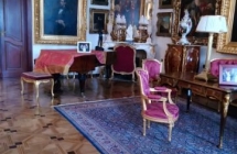 Elegancki i stary pokój w zamku 