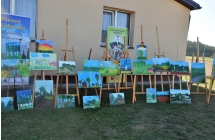 Wystawa obrazów w plenerze