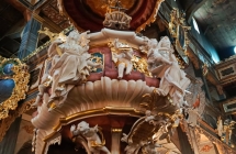 Wnętrze świątyni 
